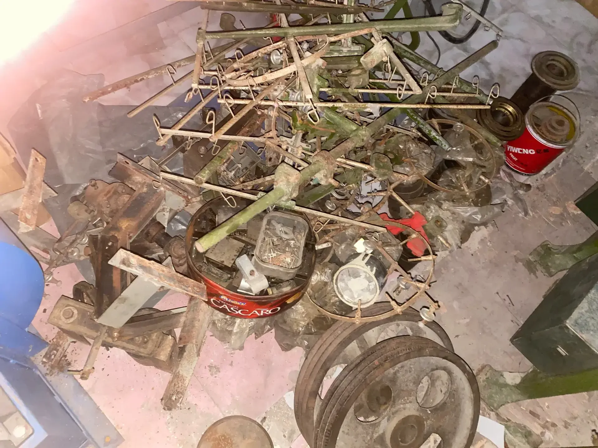 Phân loại phế liệu trước khi bán để tránh bị ép giá z7801497424194_0d03c97a0e18af4567a9ef8e85df4270.jpg