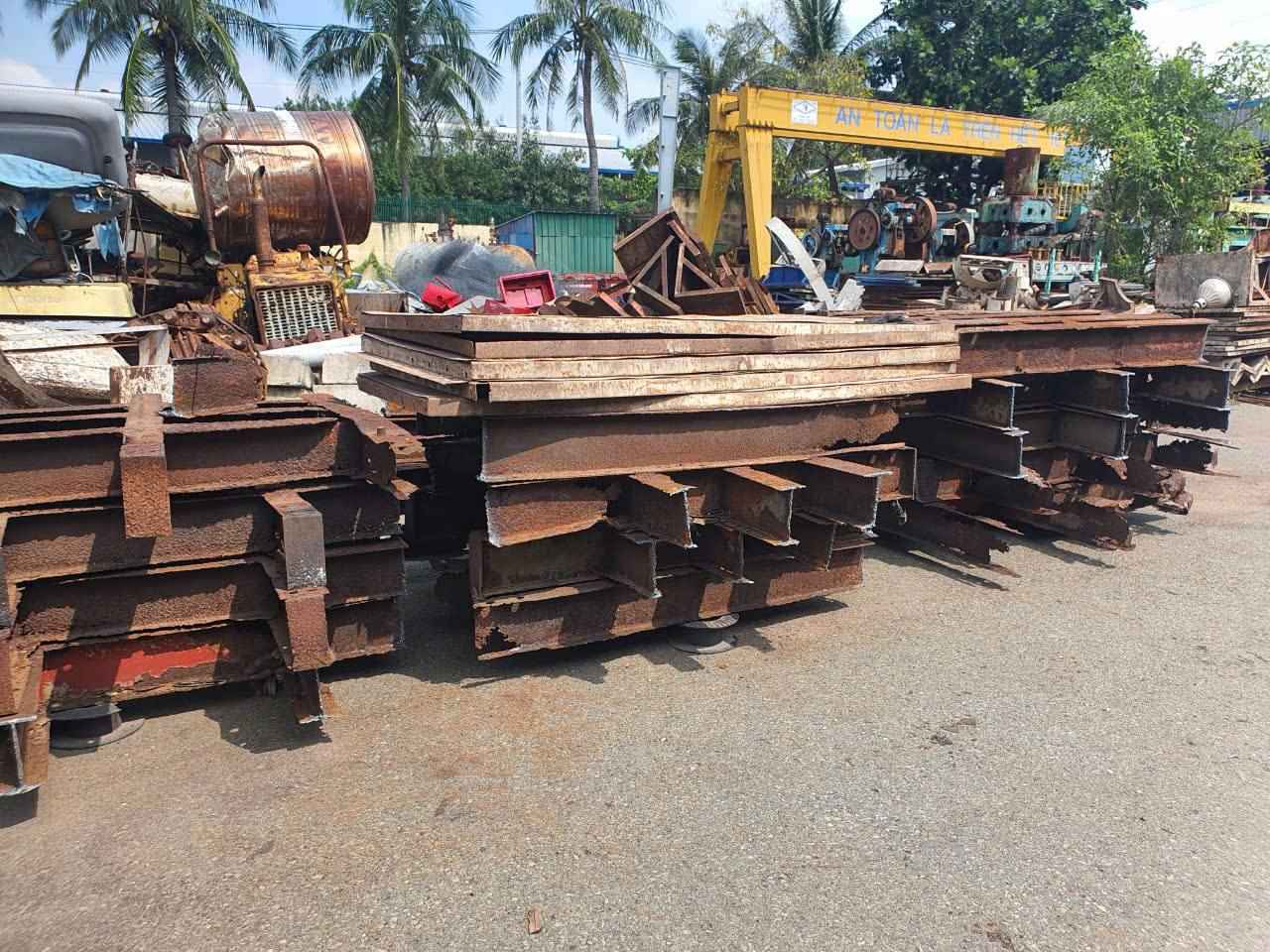 Thu mua sắt vụn công trình